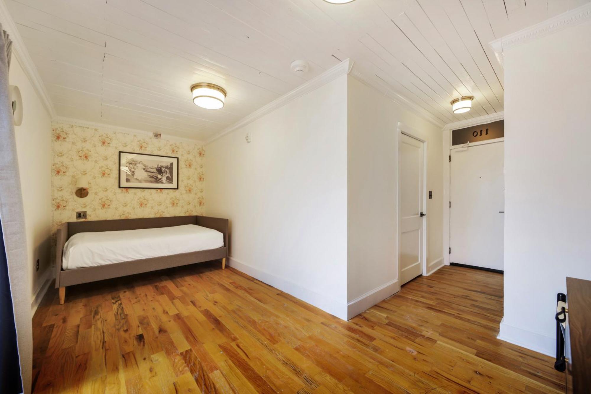Hotel Tower Little Havana 3*